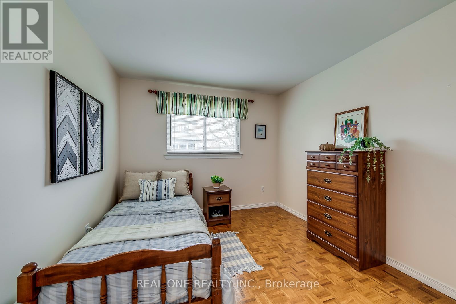 201 Arichat Road, Oakville, Ontario  L6J 5N5 - Photo 33 - W12112976