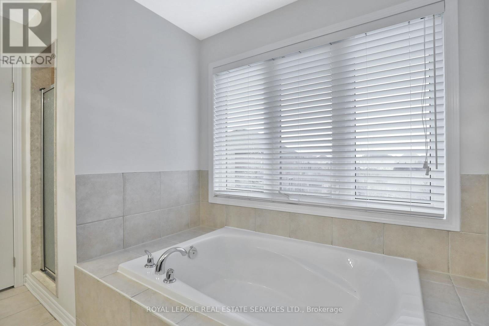 2383 Calloway Drive, Oakville, Ontario  L6M 0C1 - Photo 15 - W12112978