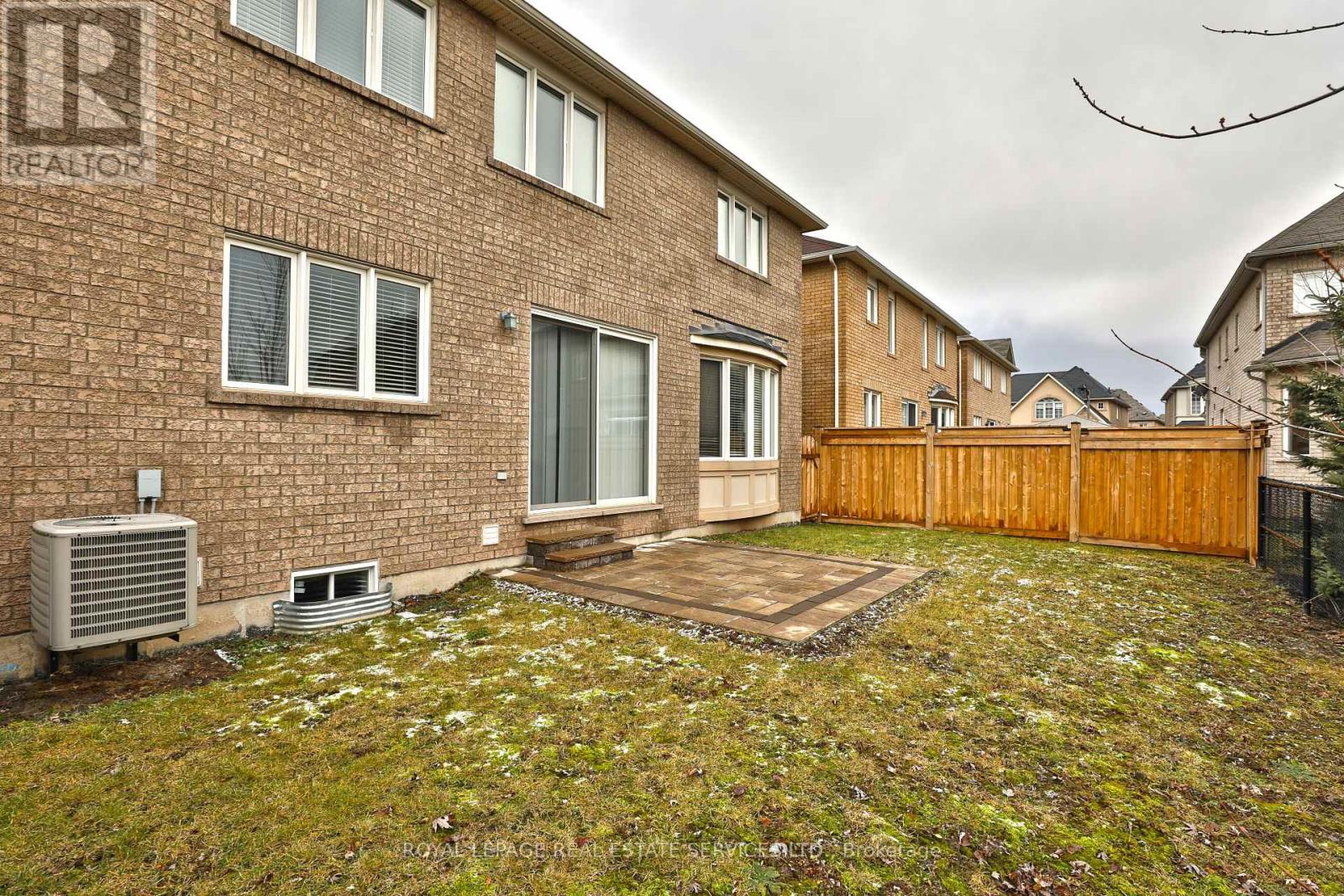 2383 Calloway Drive, Oakville, Ontario  L6M 0C1 - Photo 17 - W12112978