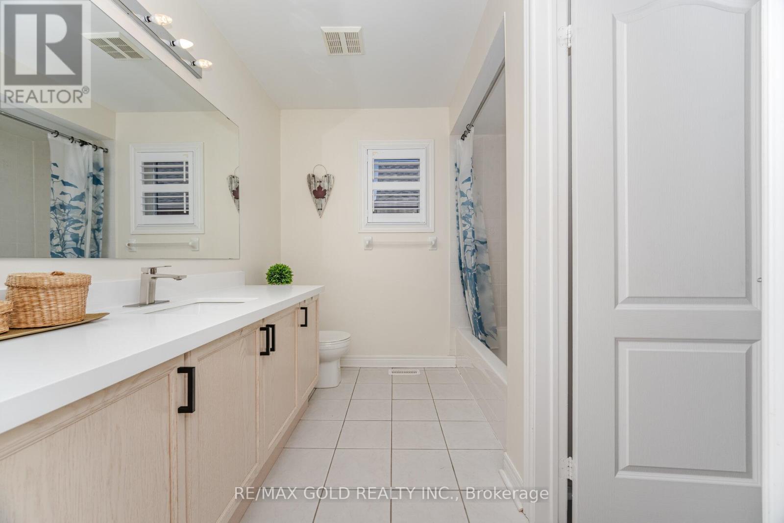 55 Royal Valley Drive, Caledon, Ontario  L7C 1A9 - Photo 33 - W12112979