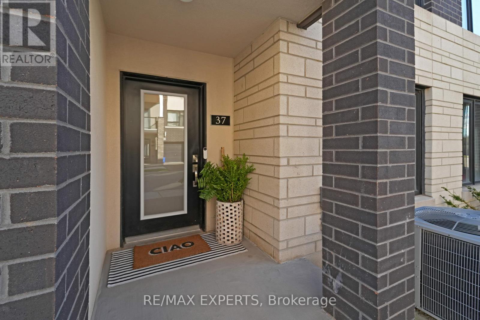 37 - 1095 Cooke Boulevard, Burlington, Ontario  L7T 0C4 - Photo 3 - W12112989