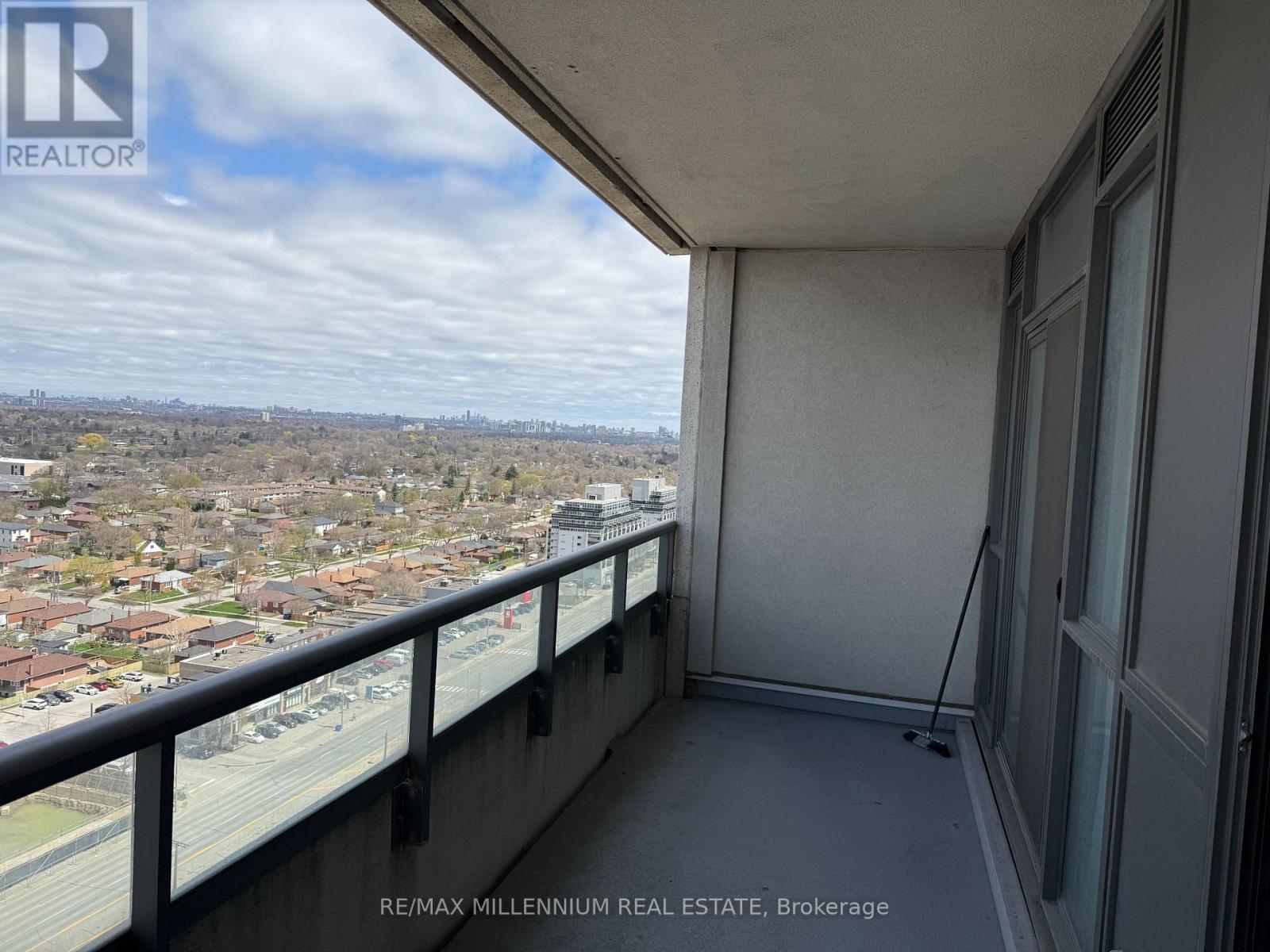 1801 - 17 Zorra Street, Toronto (Islington-City Centre West), Ontario  M8Z 4Z6 - Photo 12 - W12113014