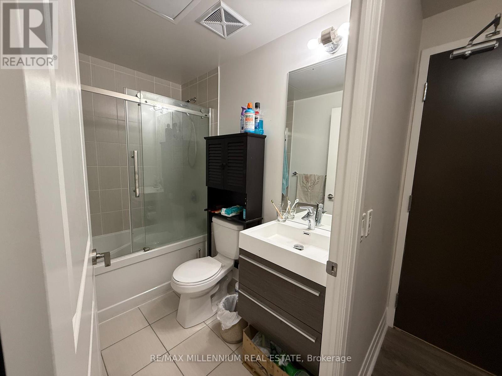1801 - 17 Zorra Street, Toronto (Islington-City Centre West), Ontario  M8Z 4Z6 - Photo 8 - W12113014