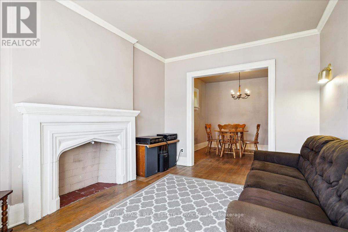 26 Elma Street, Toronto, Ontario  M8V 1X8 - Photo 10 - W12113029