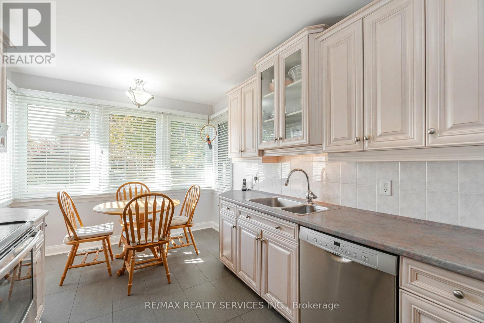 18 Wellington Street W, Brampton, Ontario  L6Y 1K5 - Photo 18 - W12113032