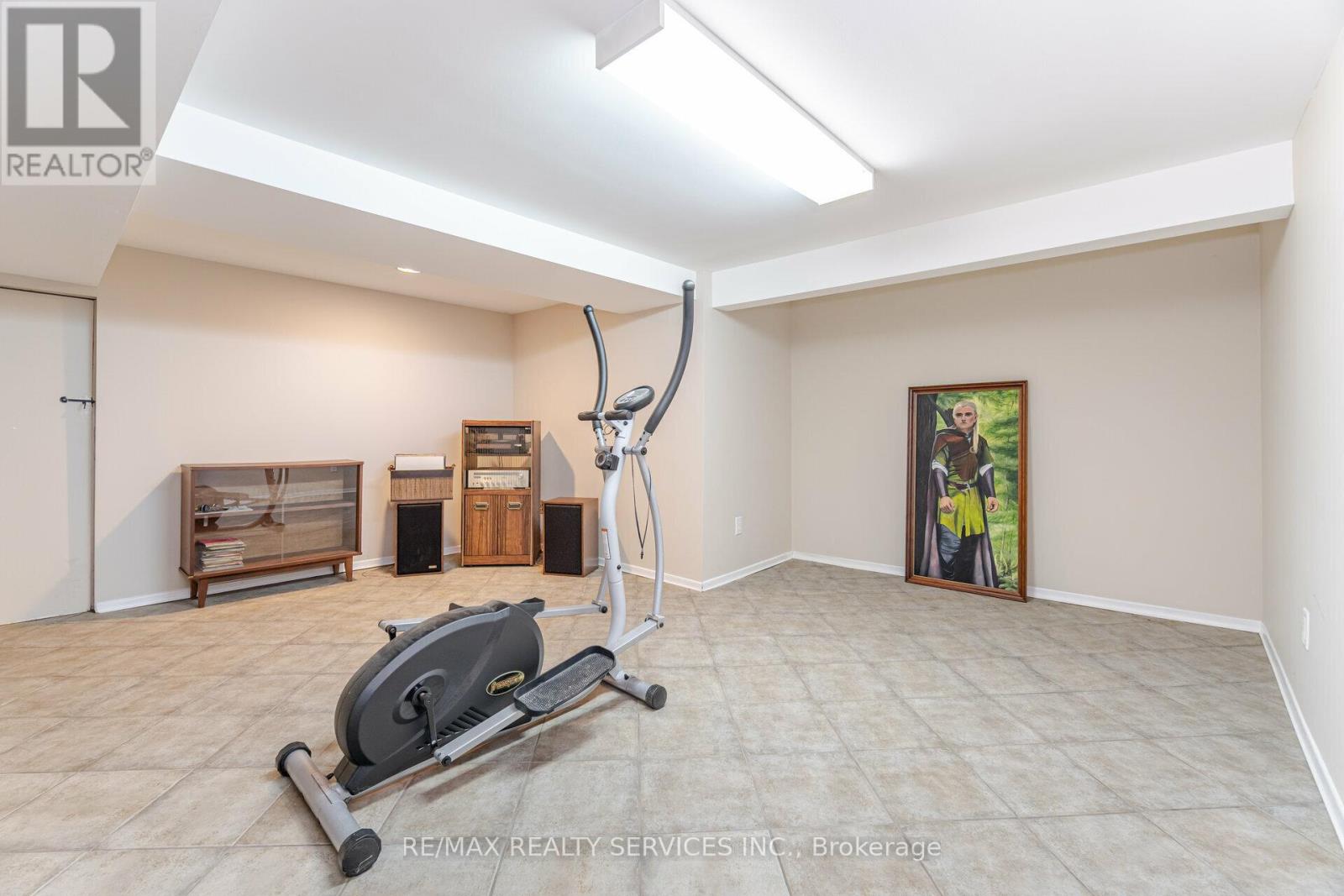 18 Wellington Street W, Brampton, Ontario  L6Y 1K5 - Photo 38 - W12113032