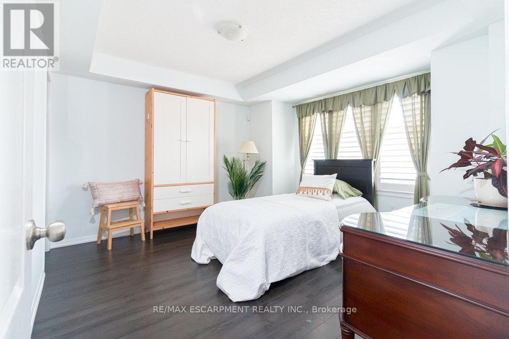 Property at 668 SELLERS PATH image 4