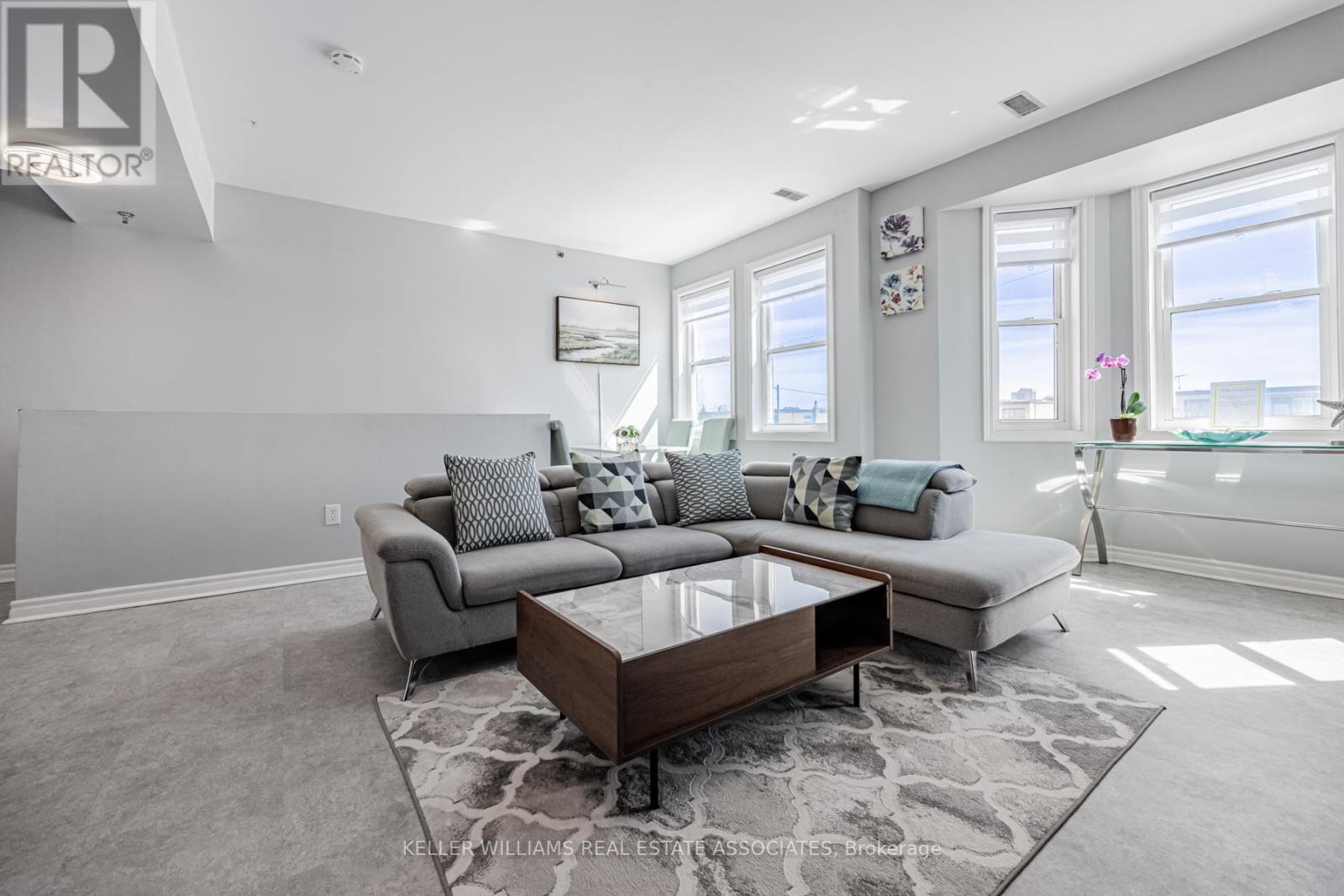 15 - 760 Lawrence Avenue W, Toronto (Yorkdale-Glen Park), Ontario  M6A 3E7 - Photo 3 - W12113053