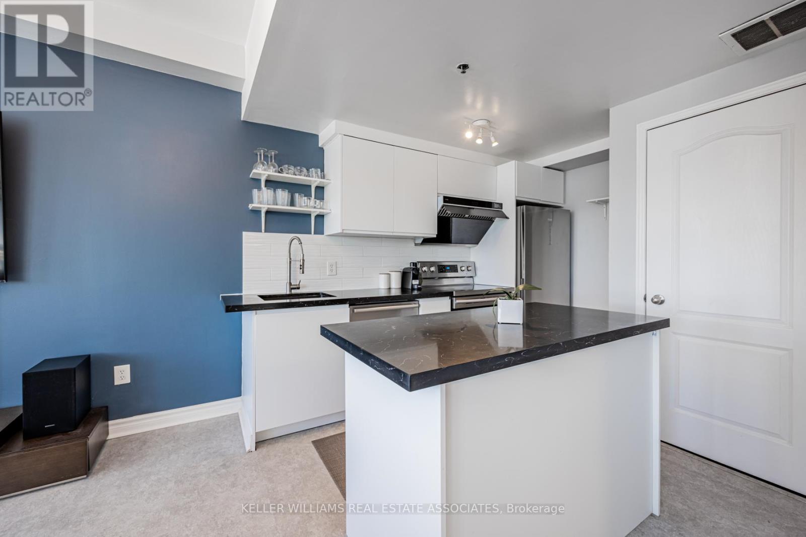 15 - 760 Lawrence Avenue W, Toronto (Yorkdale-Glen Park), Ontario  M6A 3E7 - Photo 9 - W12113053