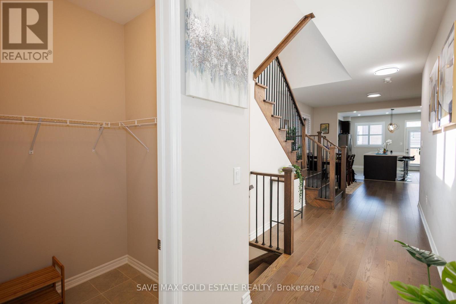 1659 Whitlock Avenue, Milton, Ontario  L9E 2A4 - Photo 6 - W12113070