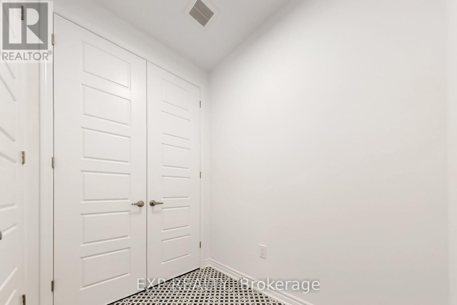 1190 Tanbark Avenue, Oakville, Ontario  L6H 3X1 - Photo 40 - W12113101