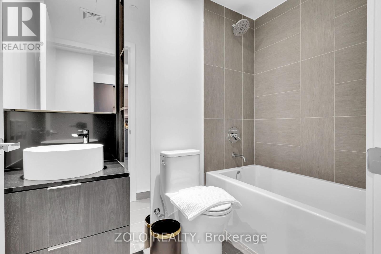 223 - 28 Ann Street, Mississauga, Ontario  L5G 0E1 - Photo 10 - W12113111