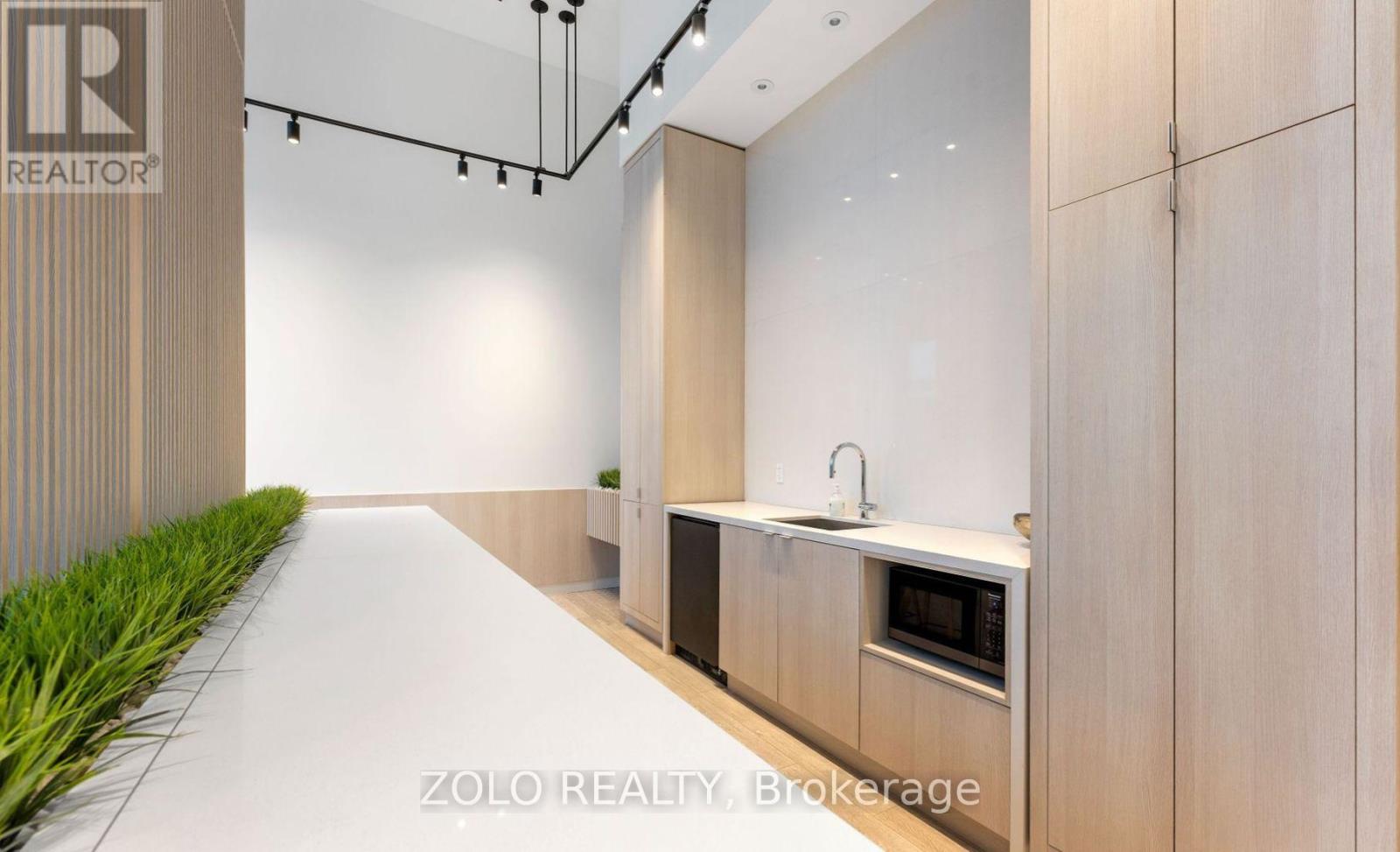 223 - 28 Ann Street, Mississauga, Ontario  L5G 0E1 - Photo 16 - W12113111