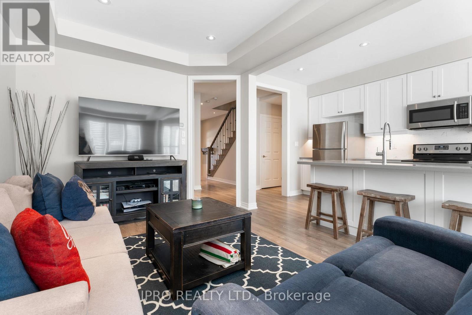 22 Abigail Crescent, Caledon, Ontario  L7C 4C7 - Photo 10 - W12113122