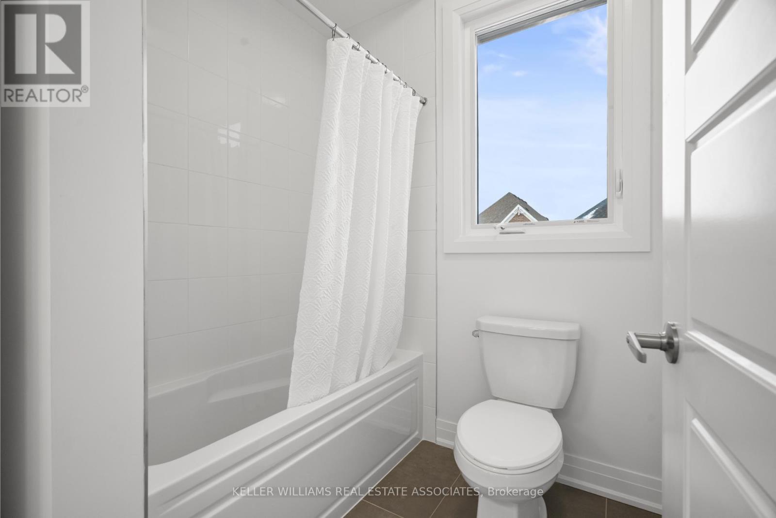 18 Aster Woods Drive, Caledon, Ontario  L7C 4N8 - Photo 27 - W12113126
