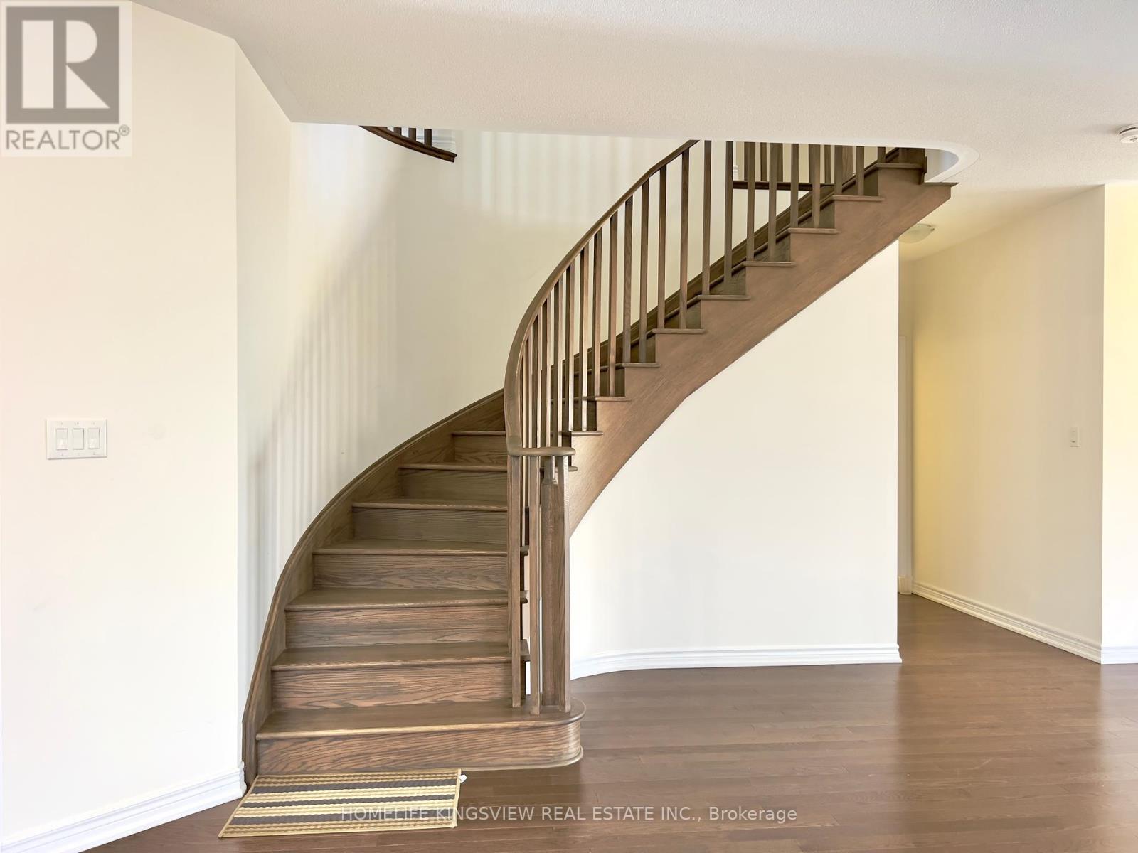 708 Gilmour Crescent, Shelburne, Ontario  L9V 3X3 - Photo 6 - X12113028