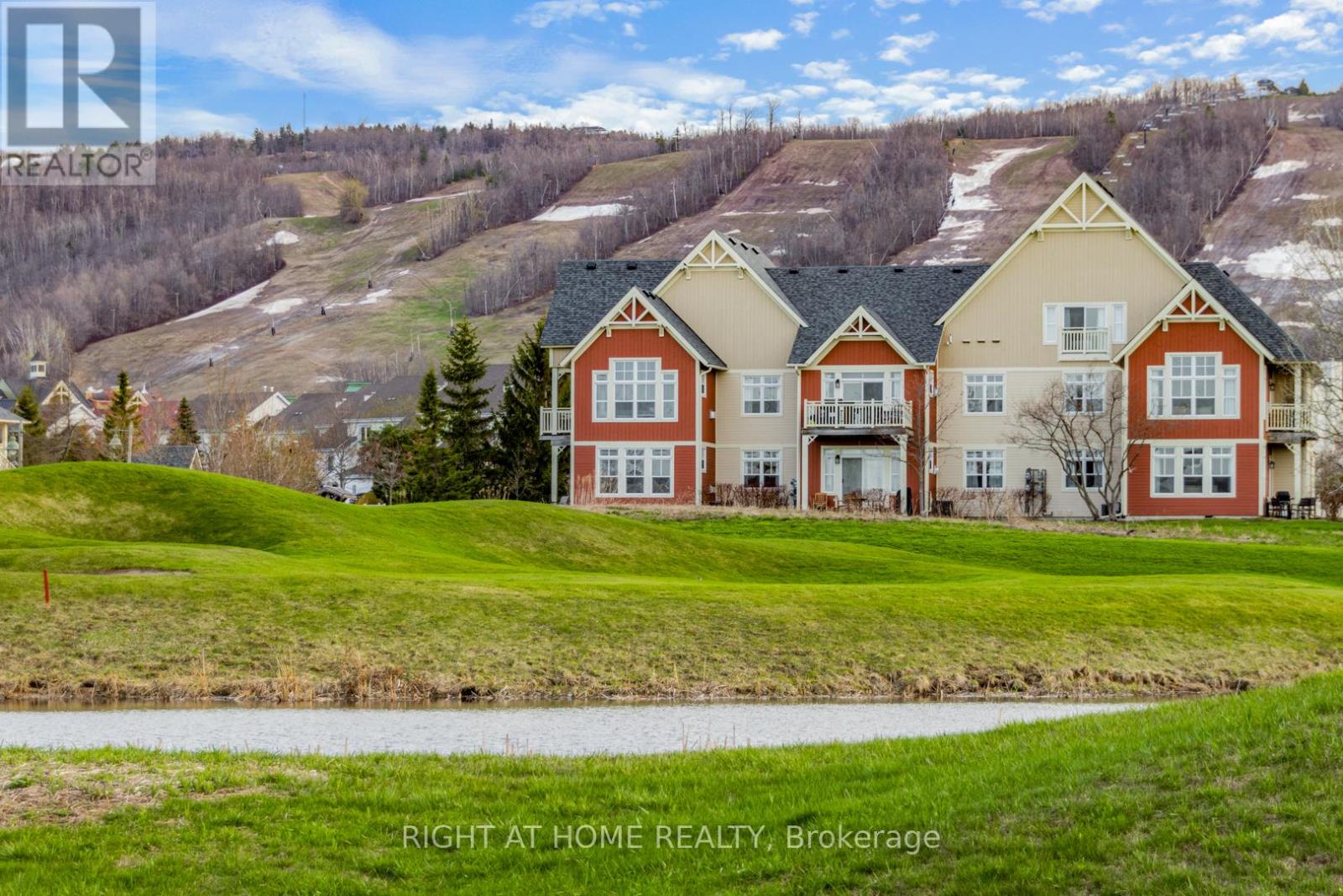 229 - 130 Fairway Court, Blue Mountains, Ontario  N3W 1Y1 - Photo 3 - X12113064