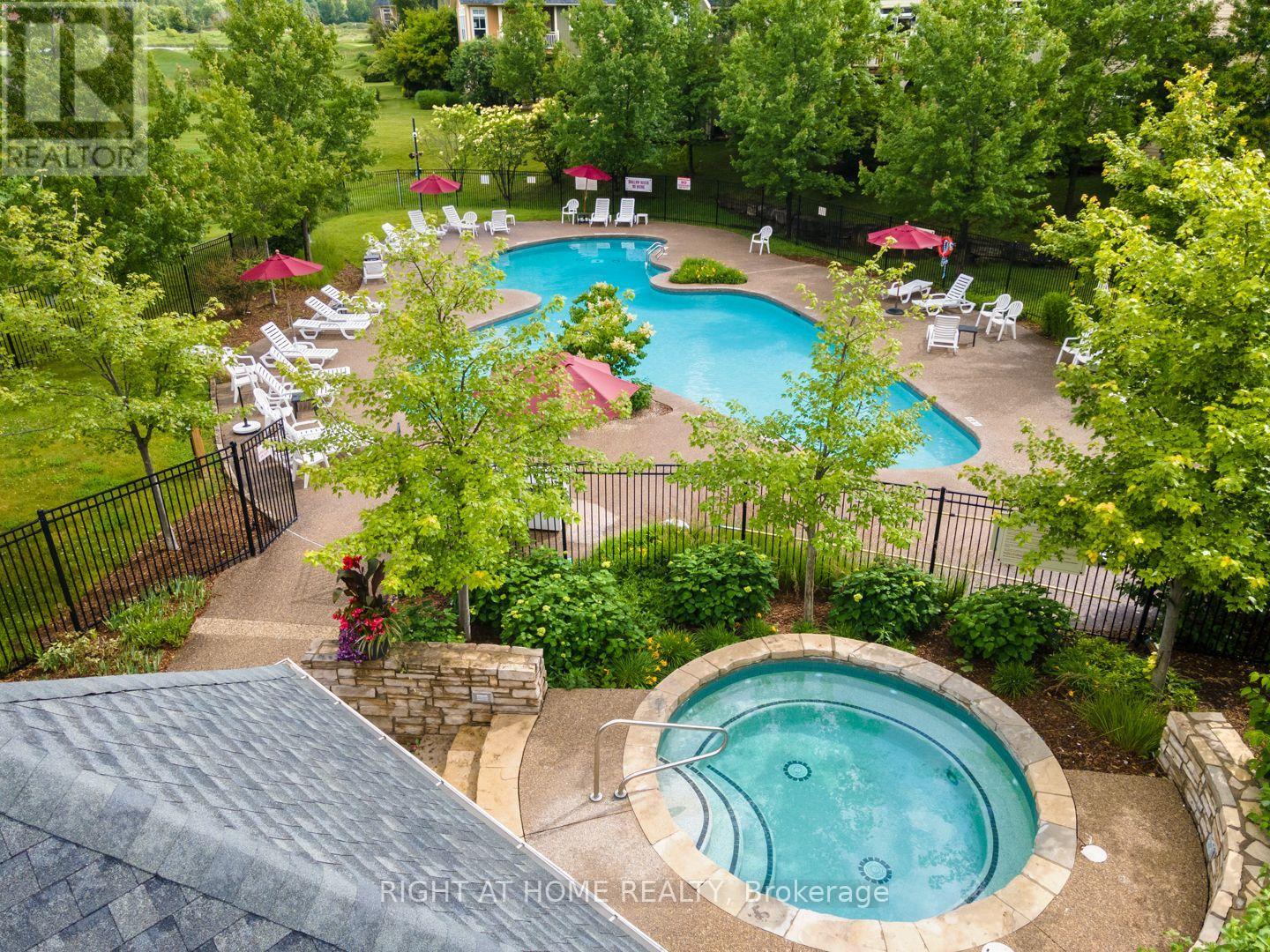 229 - 130 Fairway Court, Blue Mountains, Ontario  N3W 1Y1 - Photo 9 - X12113064