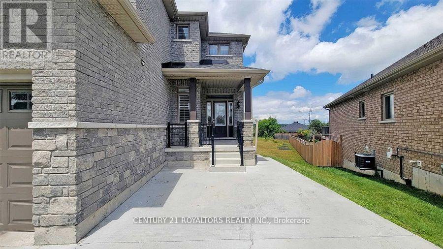 1572 Cahill Drive, Peterborough West, Ontario  K9K 0G6 - Photo 3 - X12113081