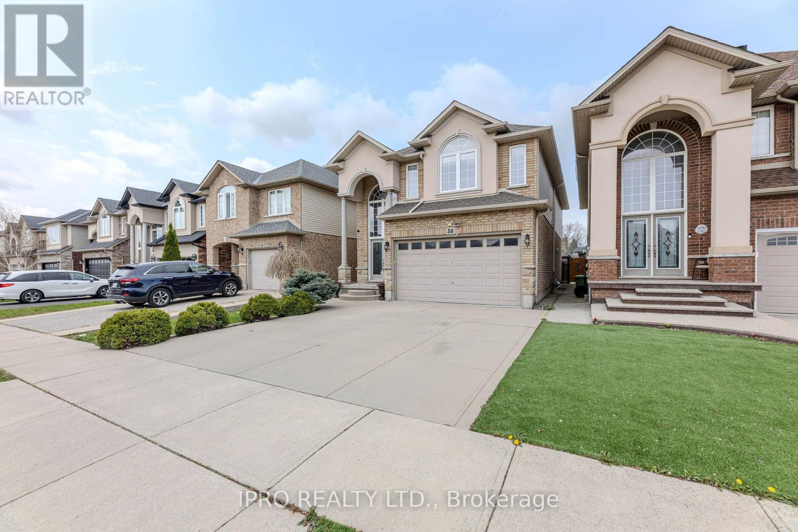 38 Assisi Street, Hamilton, Ontario  L8W 0A5 - Photo 2 - X12113092