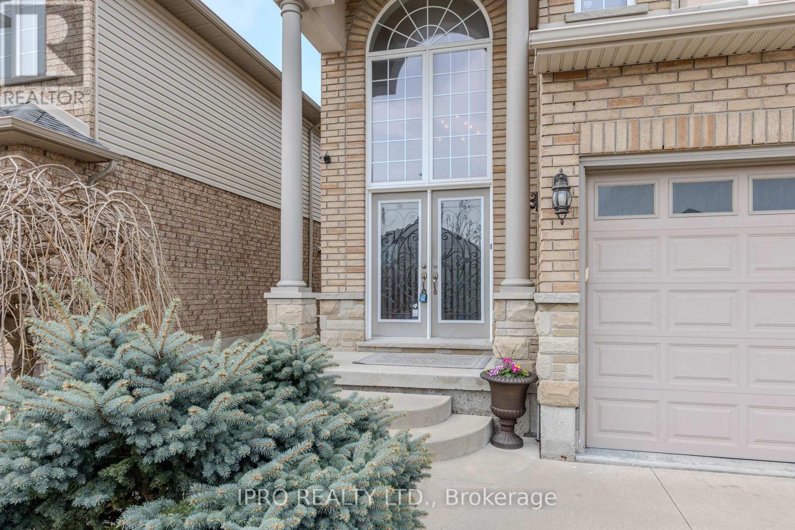 38 Assisi Street, Hamilton, Ontario  L8W 0A5 - Photo 3 - X12113092