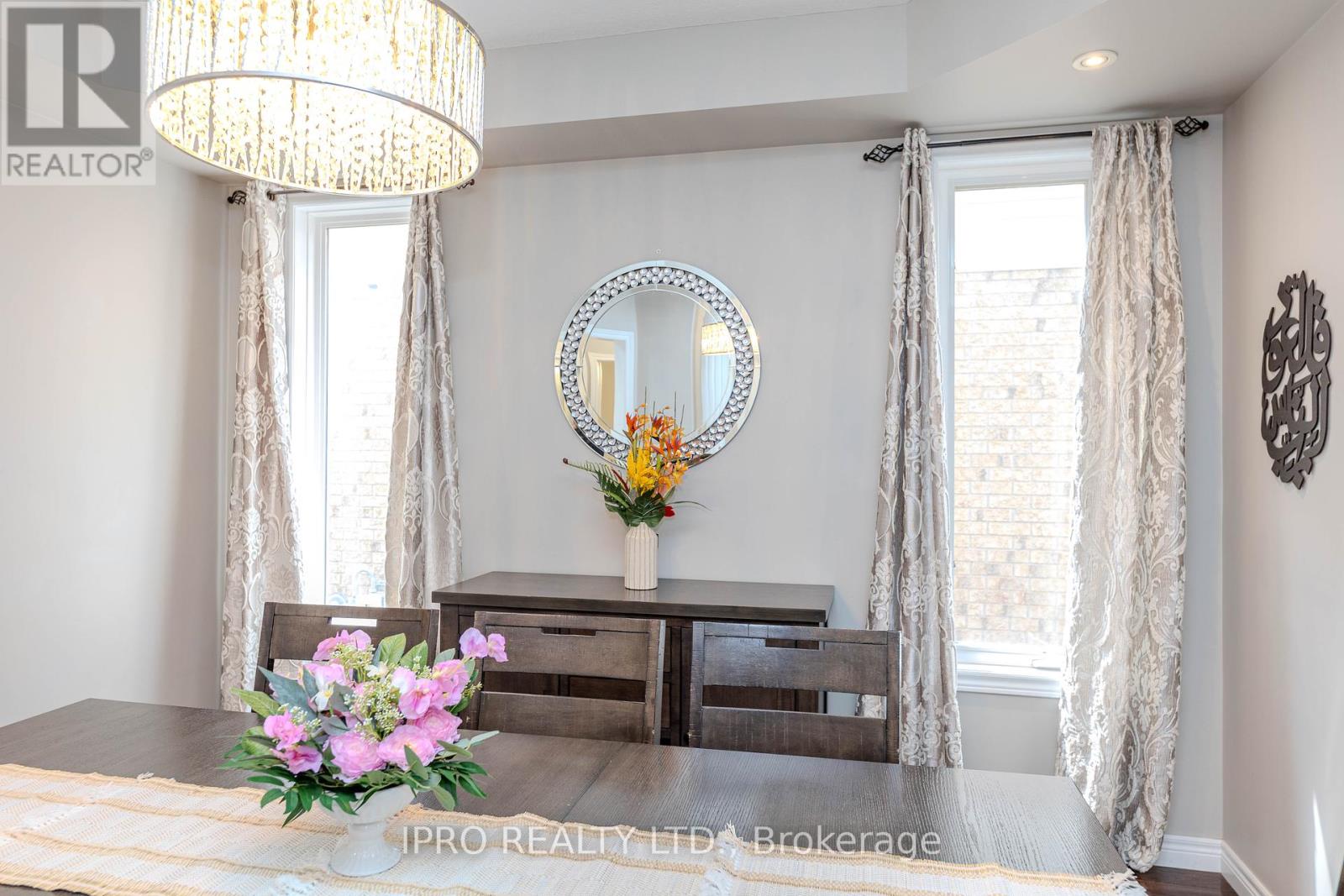 38 Assisi Street, Hamilton, Ontario  L8W 0A5 - Photo 8 - X12113092