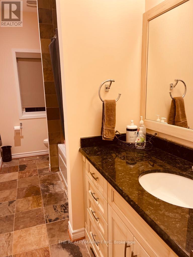 Unknown Address, ,     - Photo 5 - X12113107