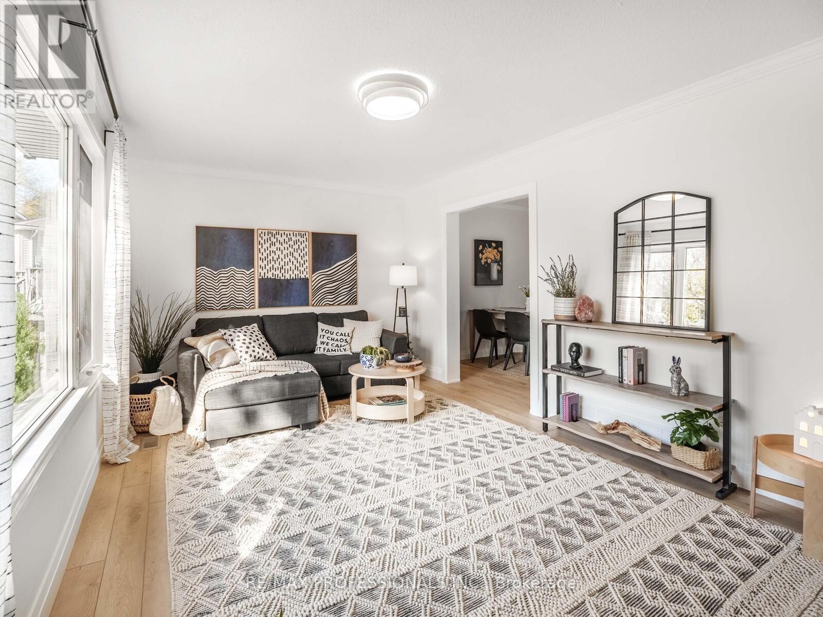 Property at 5 YEATS COURT image 5