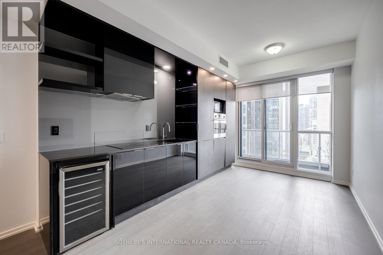 2014 - 70 Temperance Street, Toronto, Ontario  M5H 0B1 - Photo 3 - C12113067