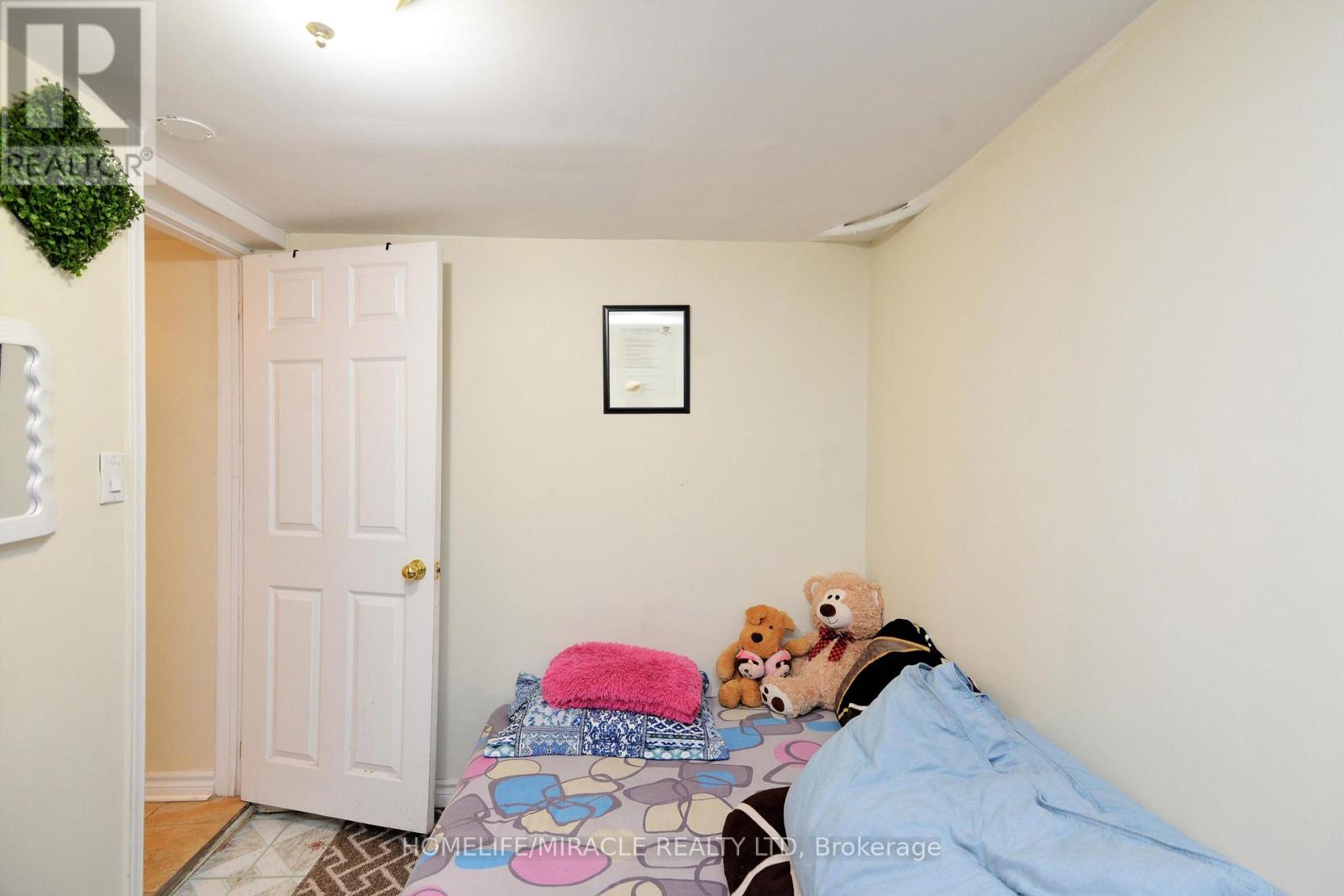 7 Sophia Street, Brampton, Ontario  L6V 1T8 - Photo 23 - W12108856