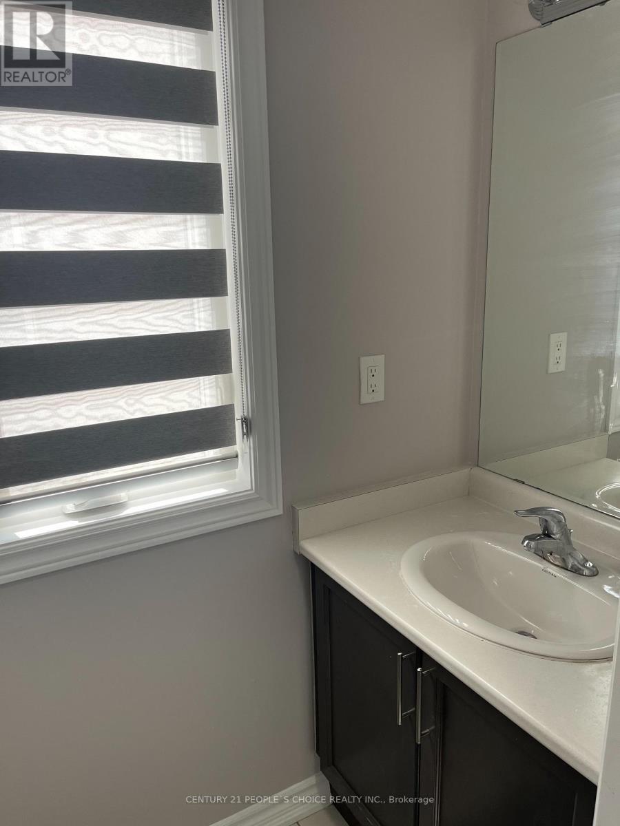 16 Gemma Place, Brampton (Heart Lake West), Ontario  L6Z 0J5 - Photo 3 - W12112419