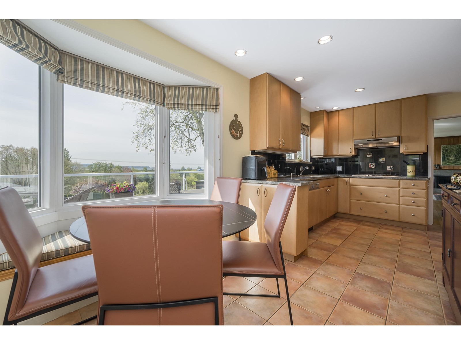 13128 Coulthard Road, Surrey, British Columbia  V3W 1B3 - Photo 16 - R2994856