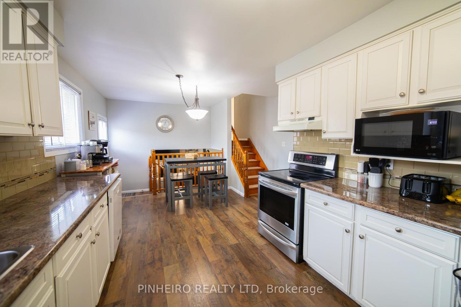 7 Mclarty Drive, St. Thomas, Ontario  N5R 5J7 - Photo 5 - X12083452