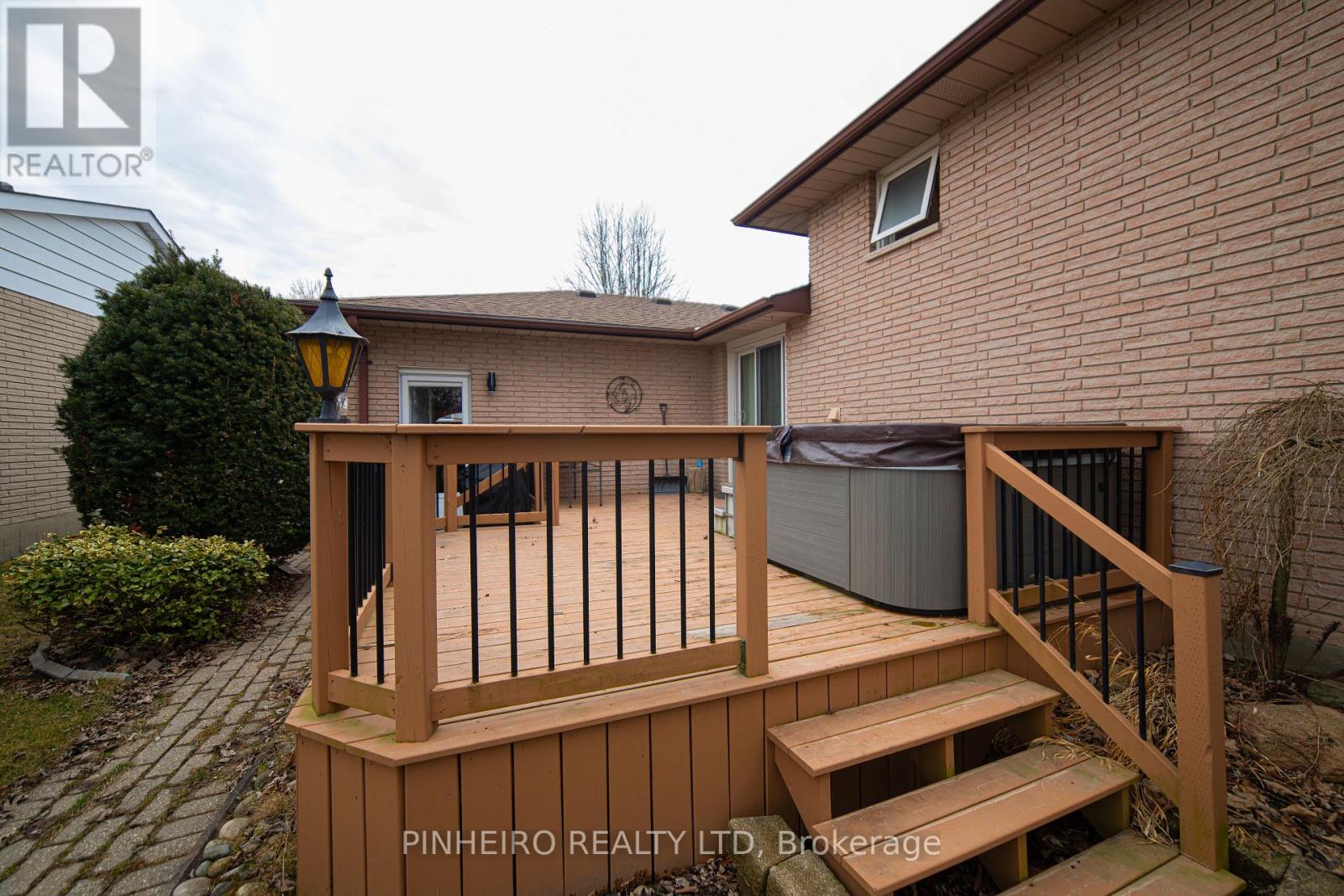 7 Mclarty Drive, St. Thomas, Ontario  N5R 5J7 - Photo 30 - X12083452