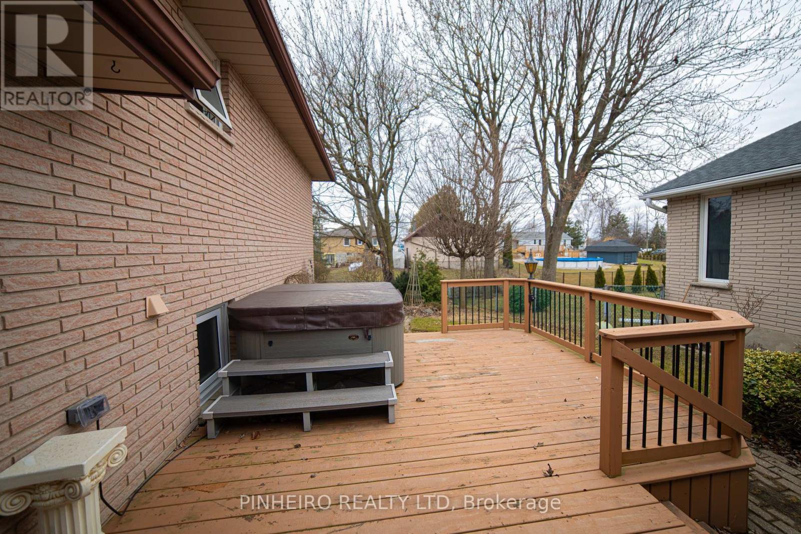 7 Mclarty Drive, St. Thomas, Ontario  N5R 5J7 - Photo 32 - X12083452