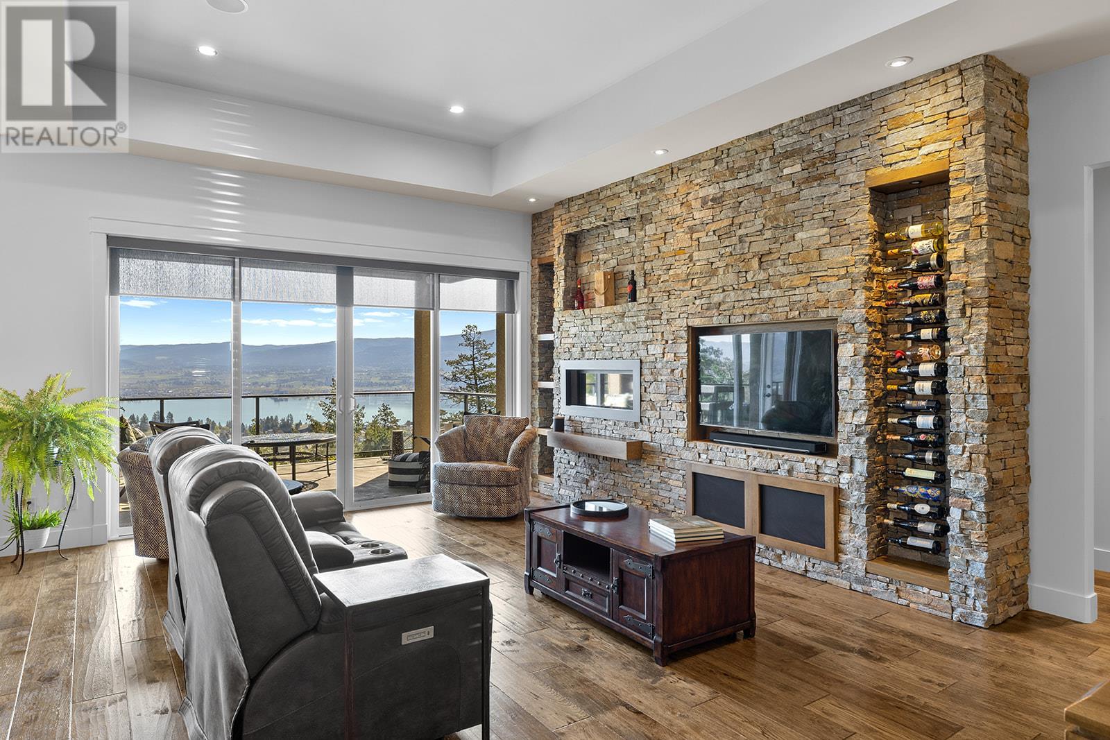 Property at 3104 Lakeview Cove Road image 2