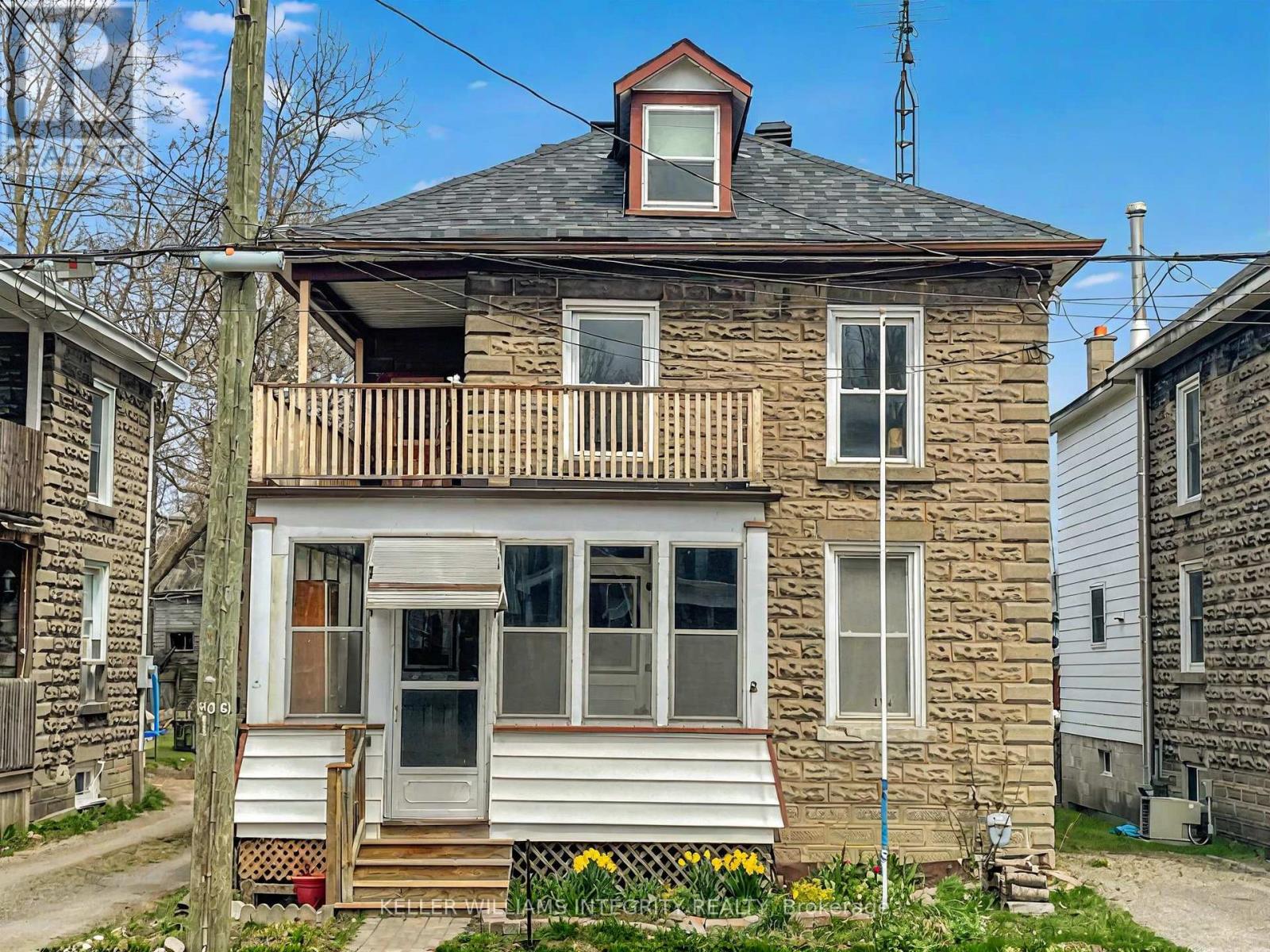 25 Winnifred Street N, Smiths Falls, Ontario  K7A 2N3 - Photo 1 - X12101940