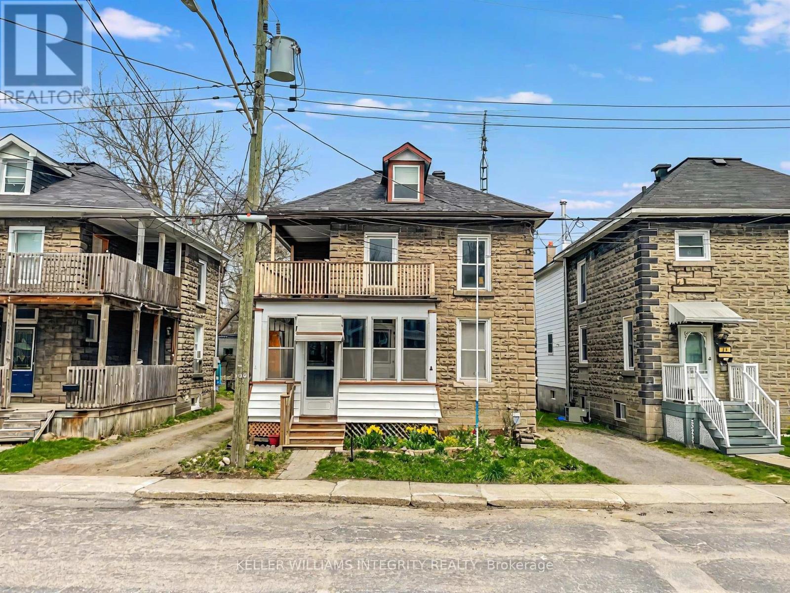 25 Winnifred Street N, Smith Falls, Ontario  K7A 2N3 - Photo 2 - X12101940