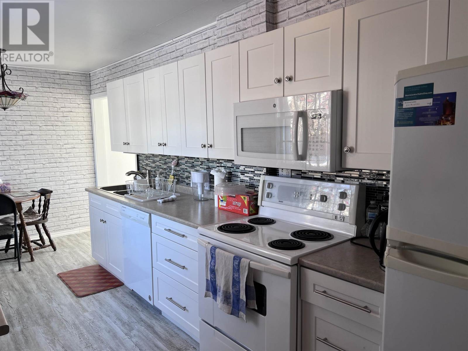 77 Yawkey Ave, Marathon, Ontario  P0T 2E0 - Photo 4 - TB243771