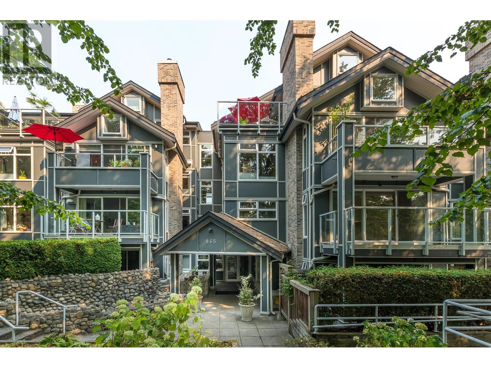205 865 W 15TH AVENUE, Vancouver, British Columbia