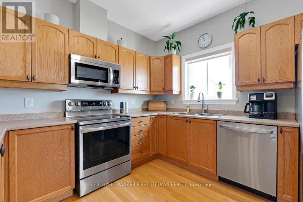 85 Carter Crescent, Arnprior, Ontario  K7S 0C4 - Photo 12 - X12113146