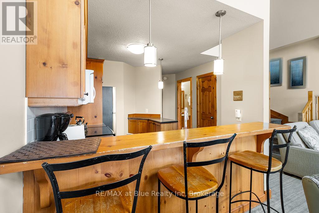 222 - 170 Snowbridge Way, Blue Mountains, Ontario  L9Y 0V1 - Photo 8 - X12108077