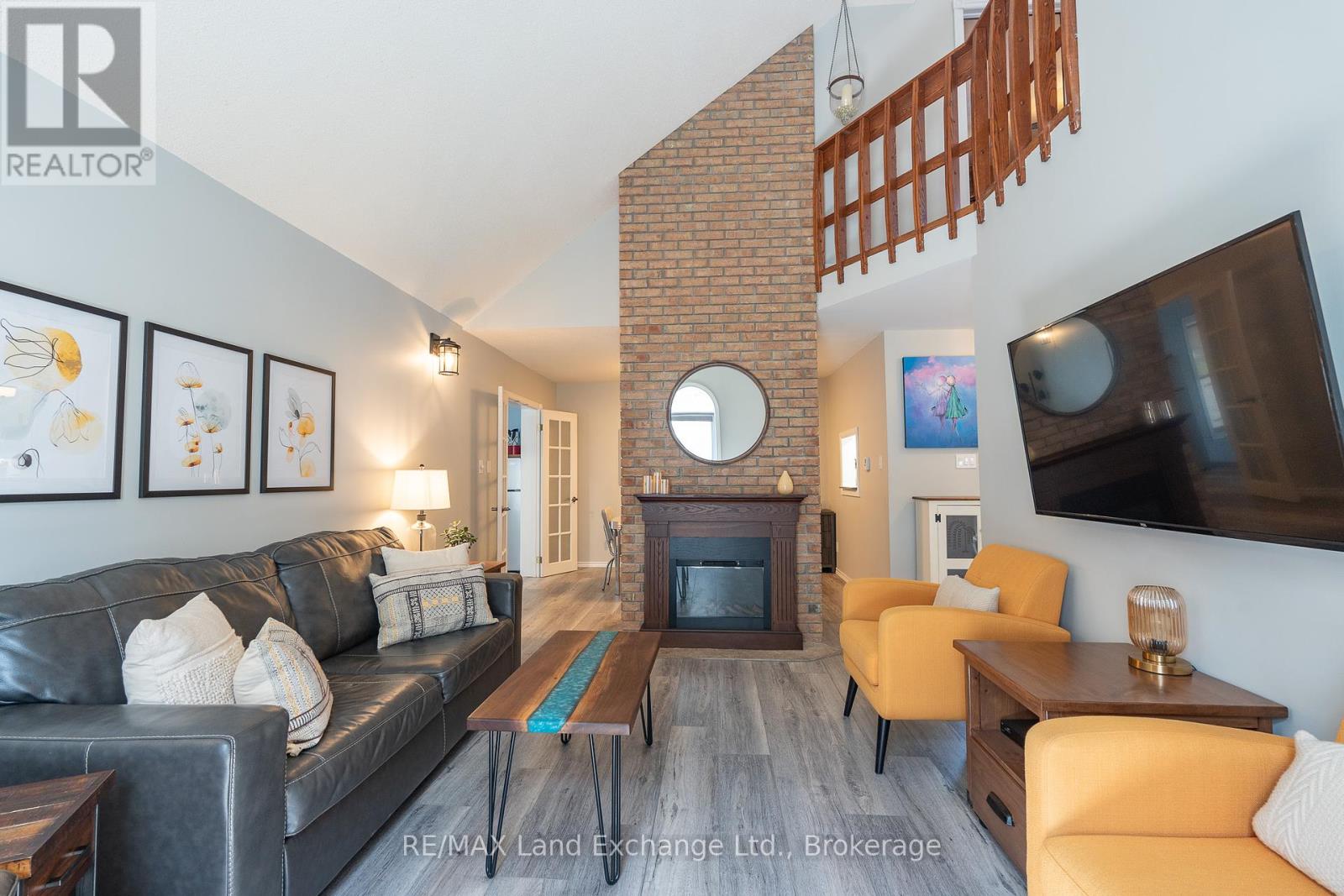 828 Elgin Street, Saugeen Shores, Ontario  N0H 2C4 - Photo 8 - X12111515