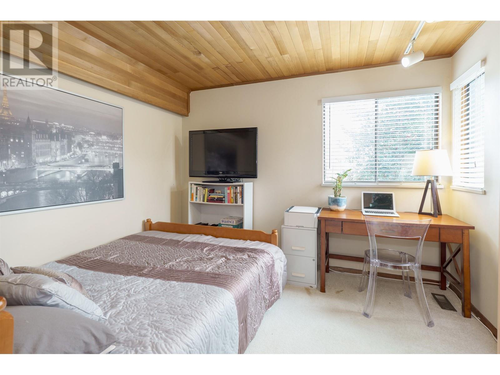 1261 Lansdowne Drive, Coquitlam, British Columbia  V3E 1S6 - Photo 19 - R2996258