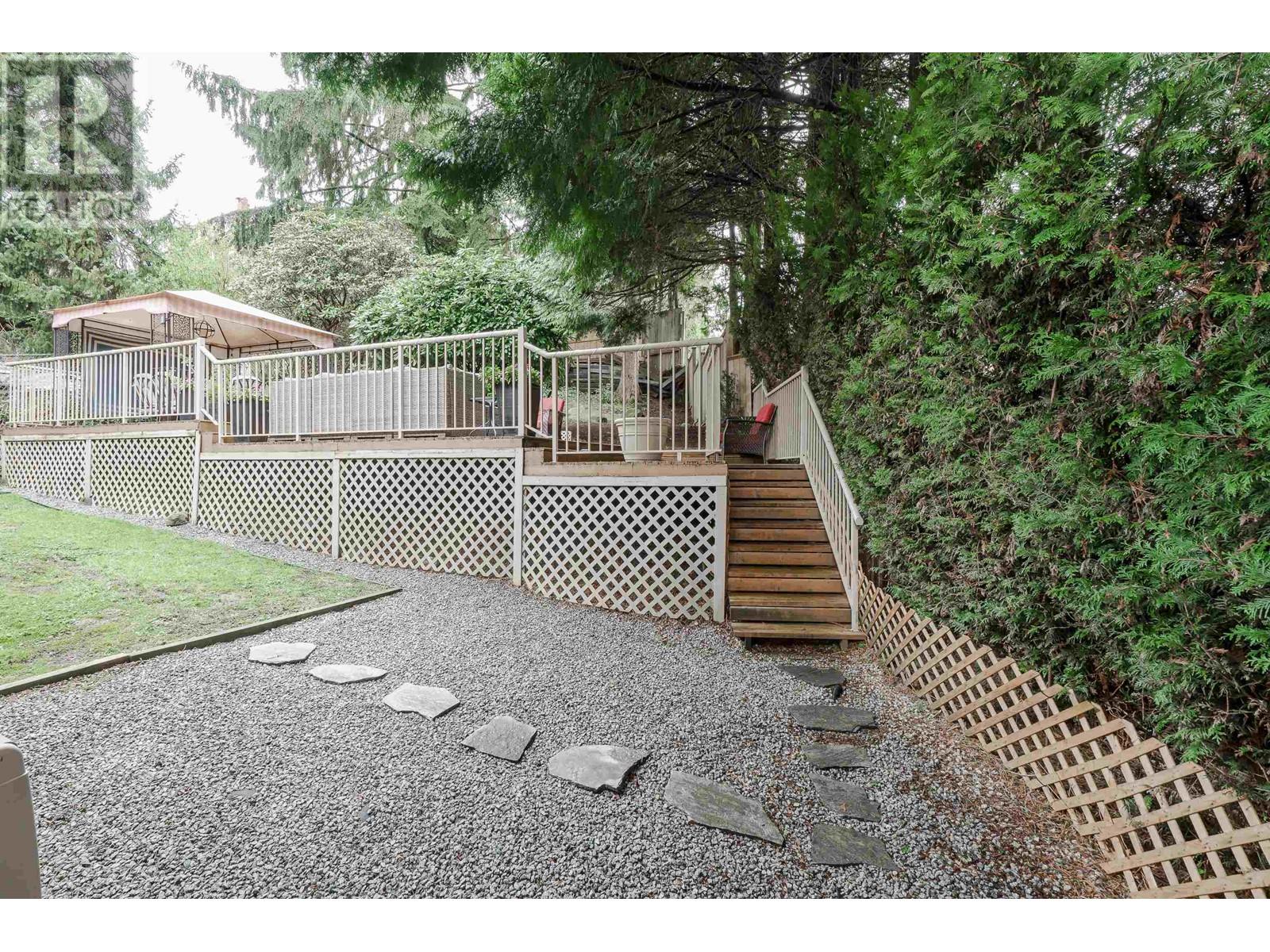 1261 Lansdowne Drive, Coquitlam, British Columbia  V3E 1S6 - Photo 27 - R2996258
