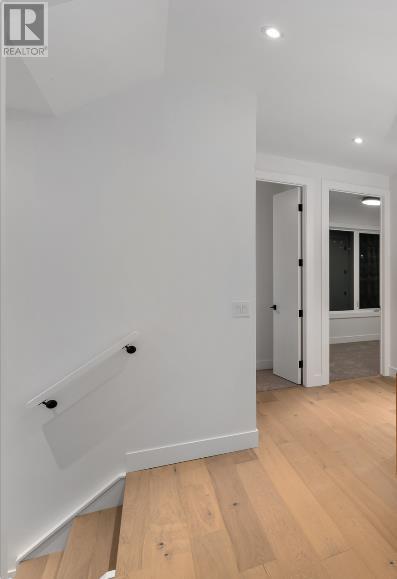 727 15 Street Nw, Calgary, Alberta  T2N 2B3 - Photo 9 - A2204269