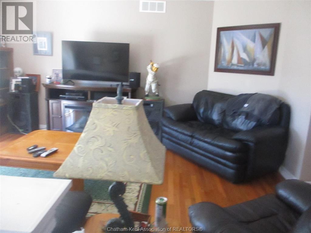 Property at 259 Regent STREET image 5