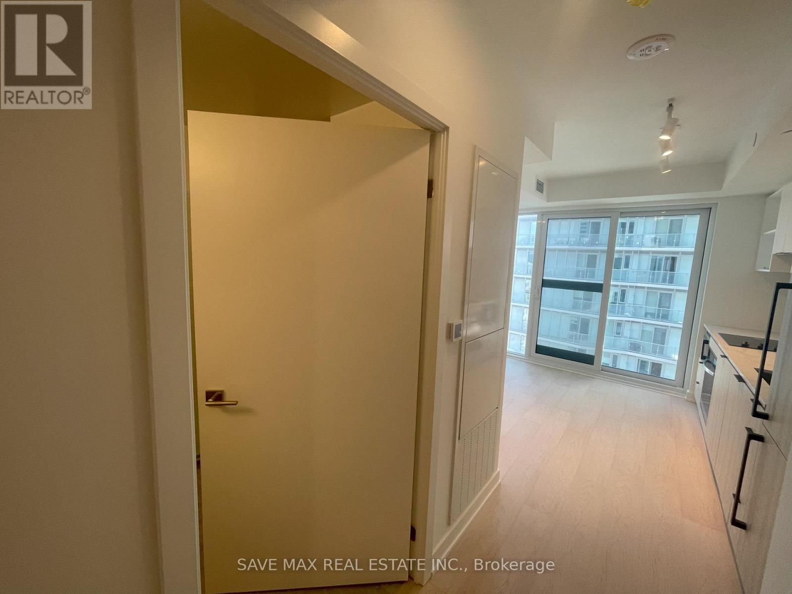 1707 - 252 Church Street, Toronto, Ontario  M5B 0E6 - Photo 3 - C12113149