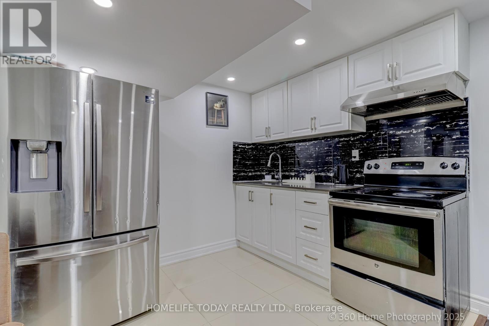 28 Longsword Drive, Toronto, Ontario  M1V 3A3 - Photo 23 - E12113173