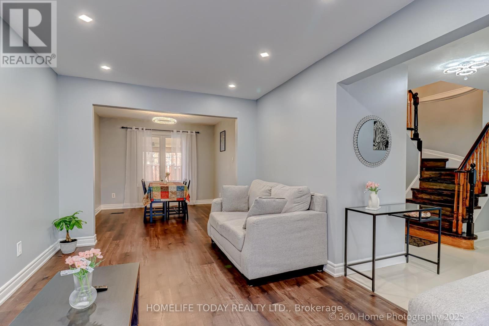 28 Longsword Drive, Toronto, Ontario  M1V 3A3 - Photo 8 - E12113173
